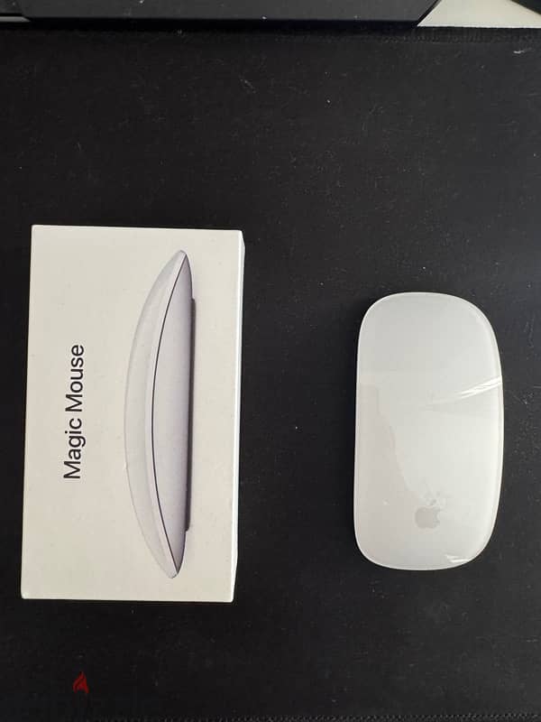 Apple Magic Mouse 2 - White (used like new) box + everything 2