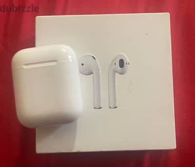 اصليه AirPods السماعه اليمين محتاجه بطارية