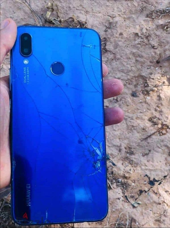 Huawei nova 3i 0