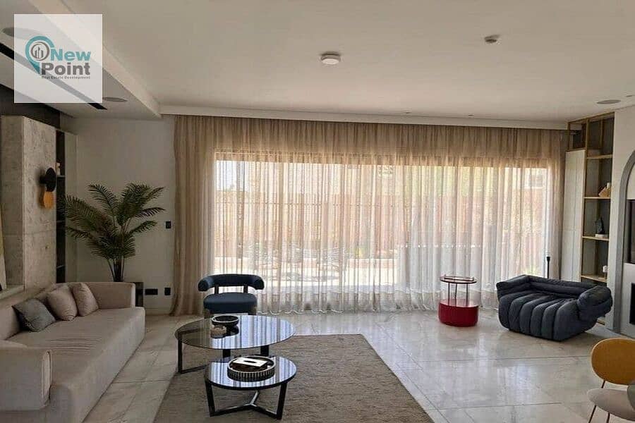 Immediately receive a standalone villa, prime location, directly on the ring road, for sale in a fully-serviced compound, Palm Hills New Cairo Compoun 4