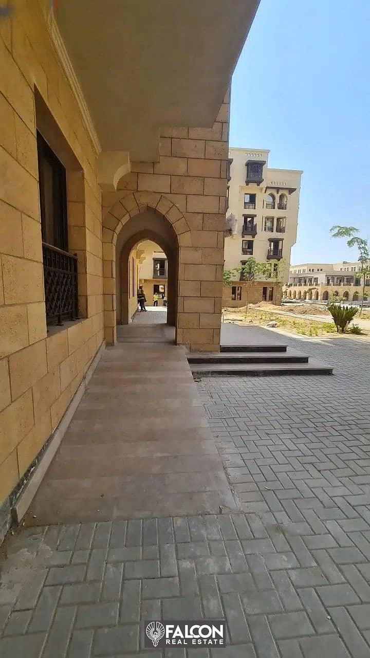 I own an apartment in Fustat Compound on Salah Salem Road, directly in installments over 12 years without interest, immediate receipt, fully finished. 7