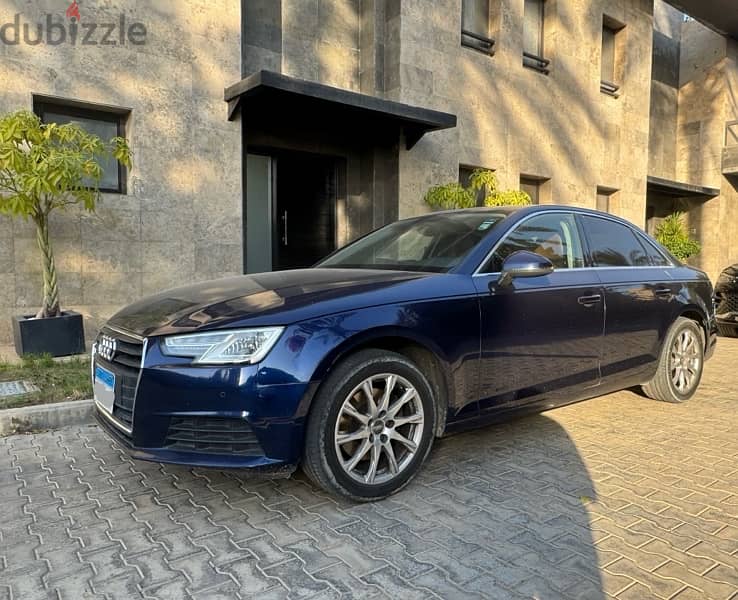 Audi A4 2019 1