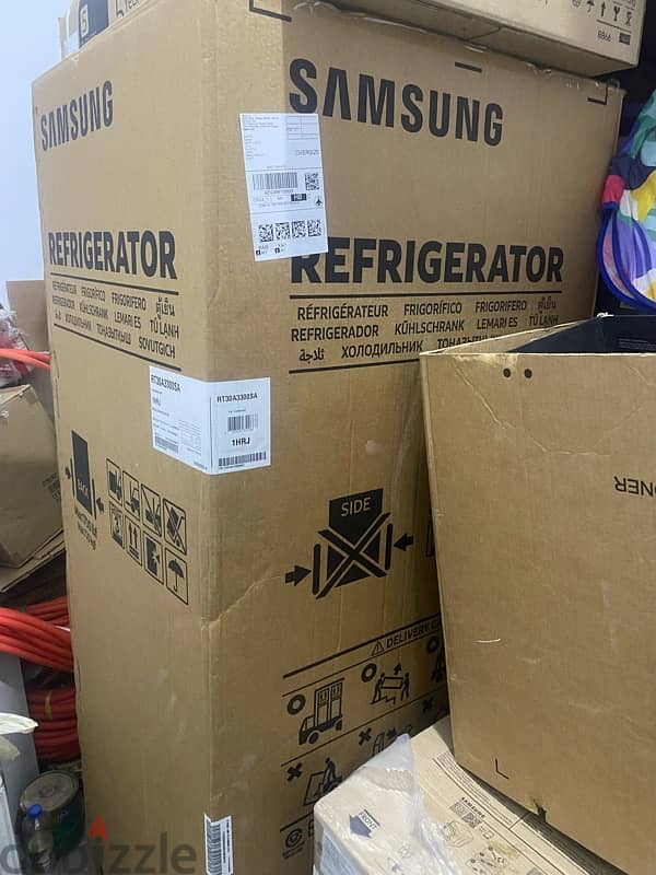 samsung refrigerator 305L - new 4