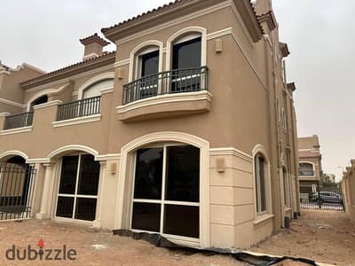 Villa for Sale with Immediate Delivery in La Vista El Patio Prime - New Cairo