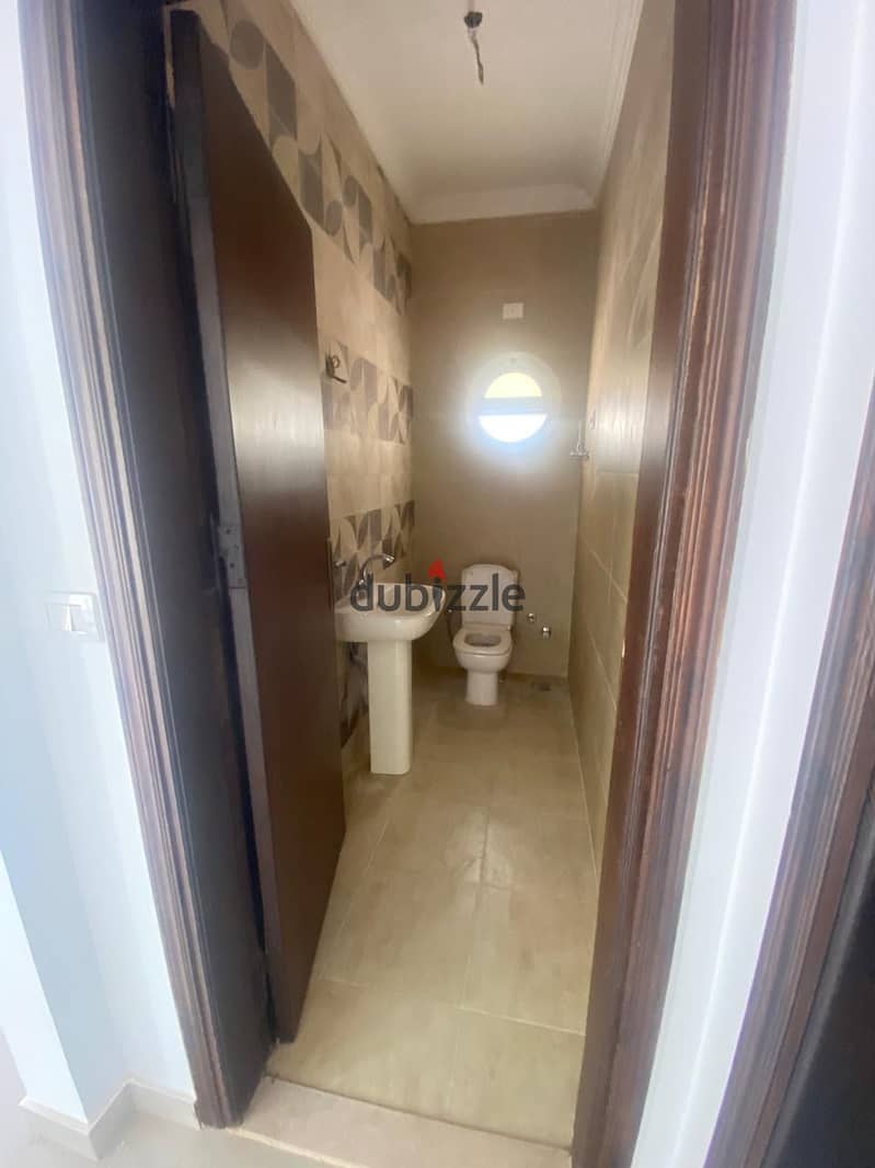 For rent in Madinaty, villa, madinaty villa Color stand separately 4 rooms, company finishing View Wide Garden Ground floor, first floor, roof, and a 7