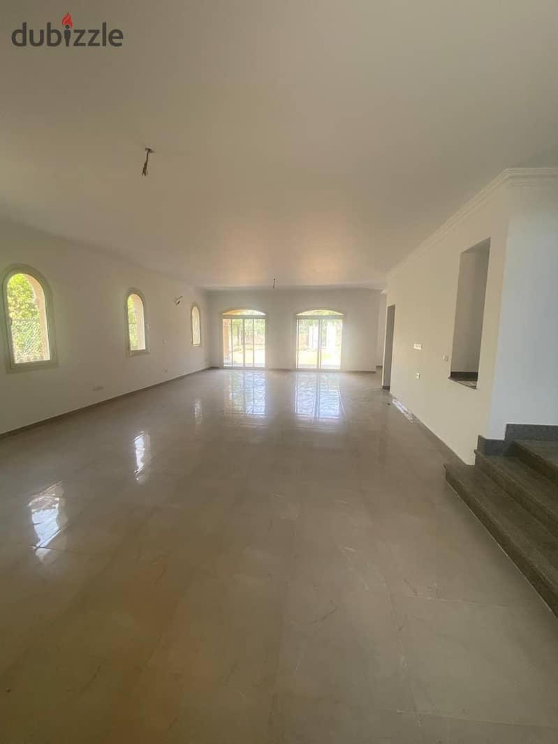 For rent in Madinaty, villa, madinaty villa Color stand separately 4 rooms, company finishing View Wide Garden Ground floor, first floor, roof, and a 9