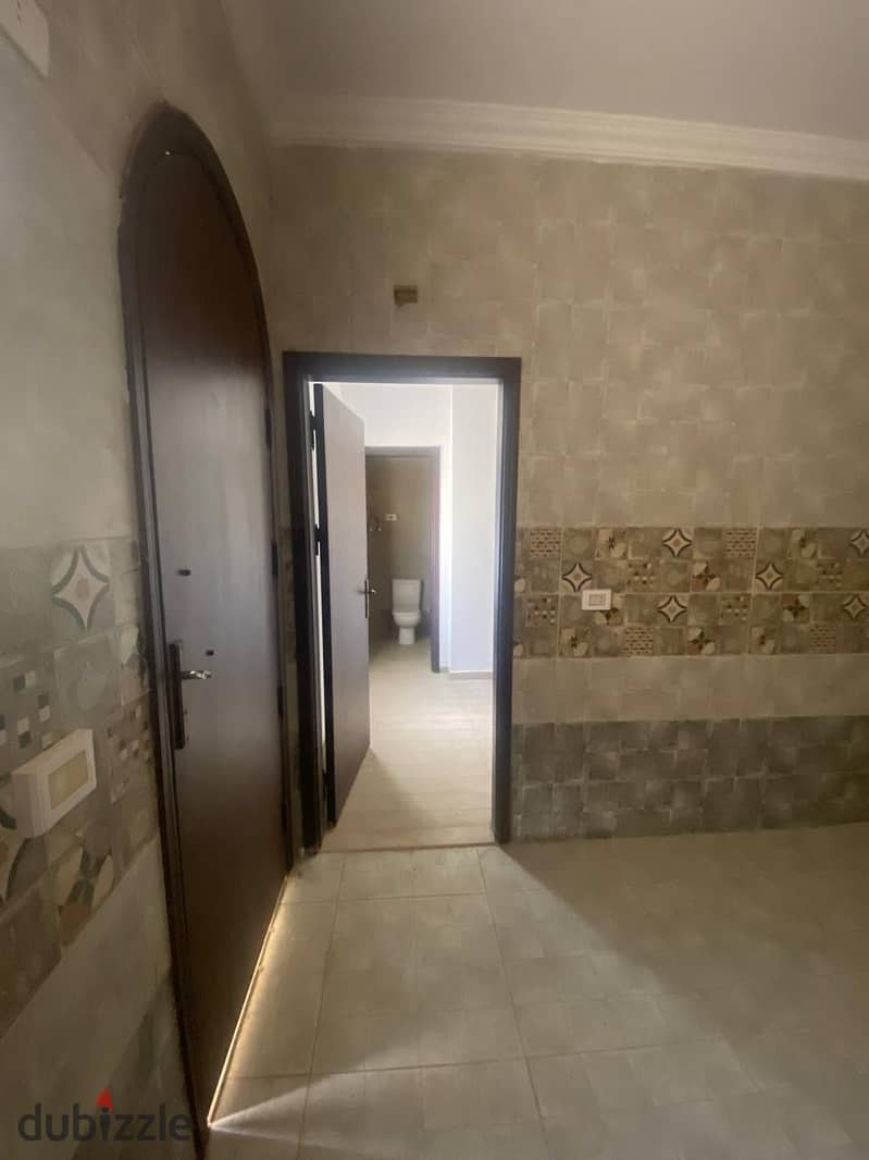 For rent in Madinaty, villa, madinaty villa Color stand separately 4 rooms, company finishing View Wide Garden Ground floor, first floor, roof, and a 10