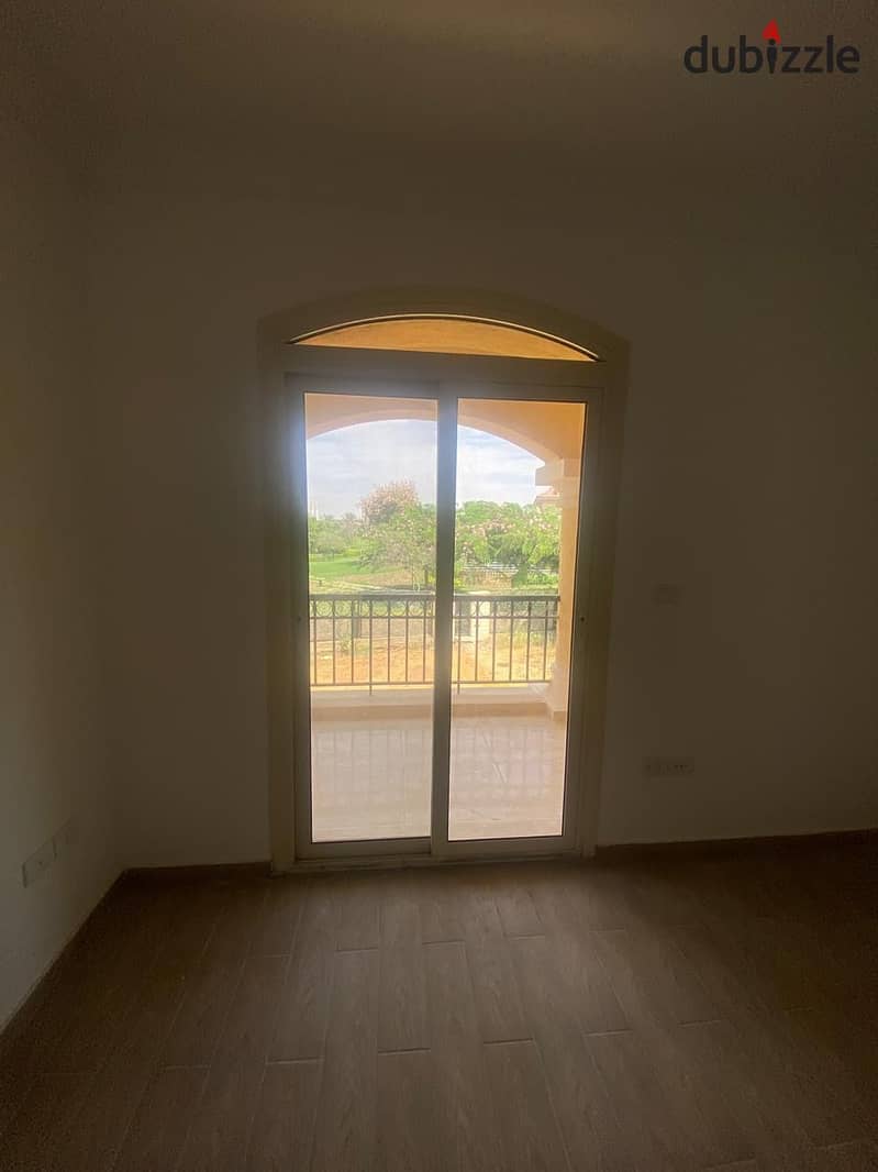 For rent in Madinaty, villa, madinaty villa Color stand separately 4 rooms, company finishing View Wide Garden Ground floor, first floor, roof, and a 13