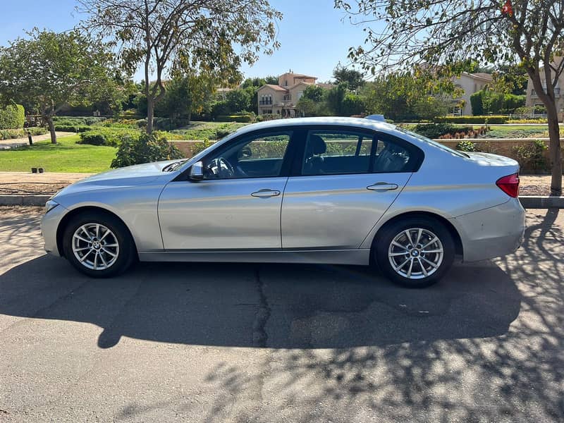 BMW 318 2017 Exclusive 2