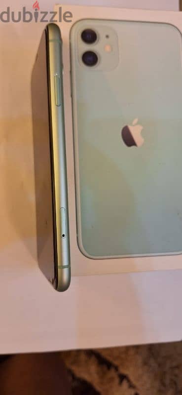 I phone 11 128GB Green. 1