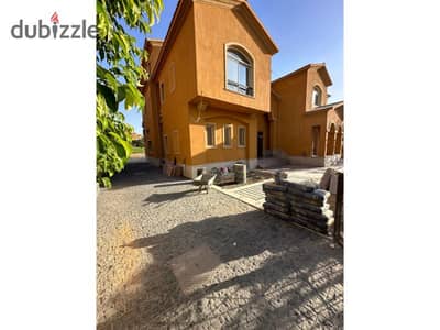 Standalone villa for sale, super deluxe finished, with air conditioners, and a private swimming pool in Diyar Arco Compound.