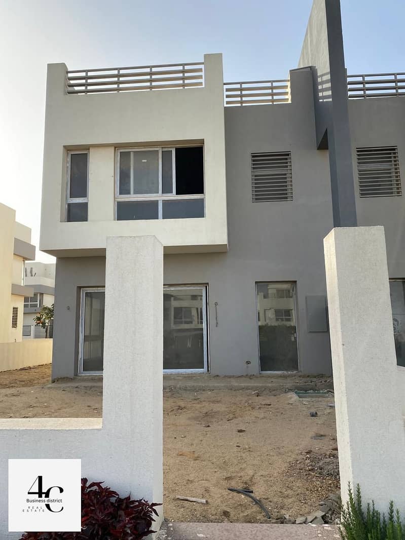 Modern Town house for sale 250m 4 bedrooms at the lowest price in the market in Hyde Park Fifth Settlement 3