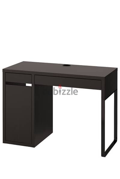 Desk / table / drawers