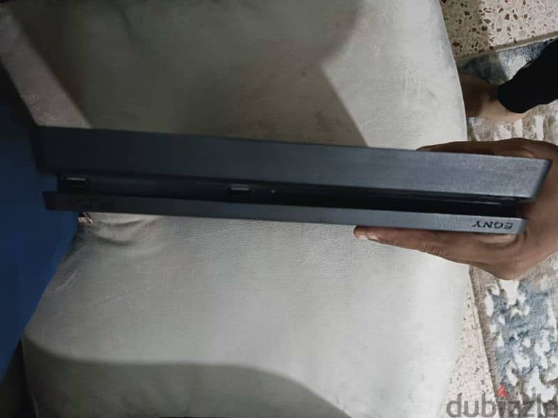 ps4 slim 4