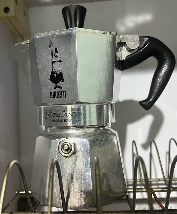 Bialetti Moka Pot Express 2 cups كسر زيرو 0