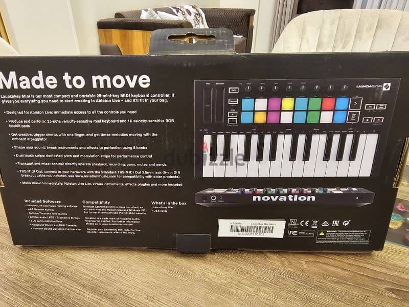 Novation Launch Key Mini (just like new)  فتح علبة فقط حالة نادره 1