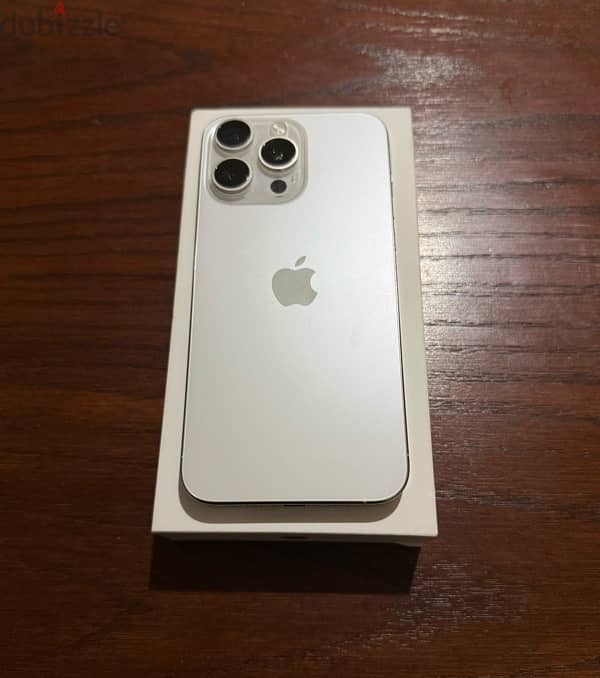 iPhone 15 Pro Max Dual sim 265GB Whiteايفون 15 برو ماكس شريحتين 0