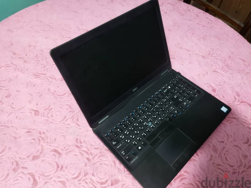 لابتوب dell i7 جيل سادس رام ٨ جيجا و هارد ٢٥٦ و كارتين شاشه 4