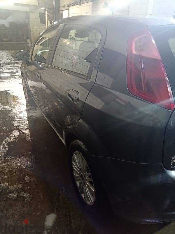 Fiat Grand Punto 2010 5