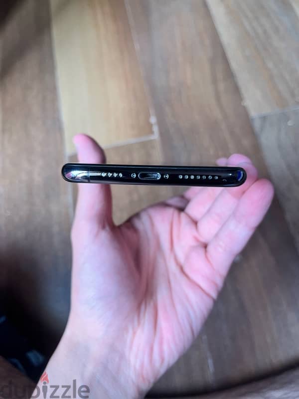 iPhone 11 pro max ايفون 4