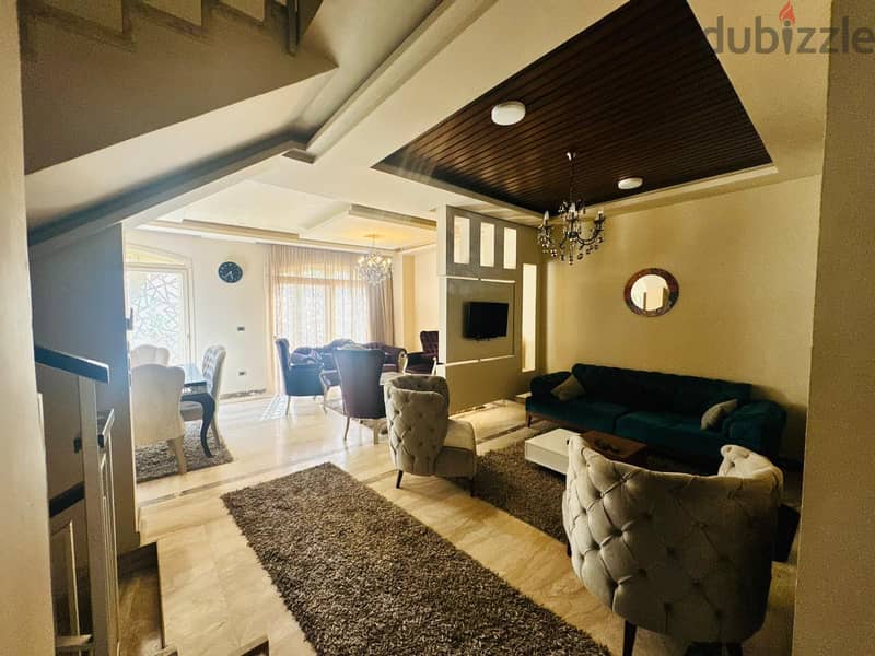 town house مفروشه بأثاث فاخر وجاهزة للسكن إيجار فيلينو Villino التجمع 0