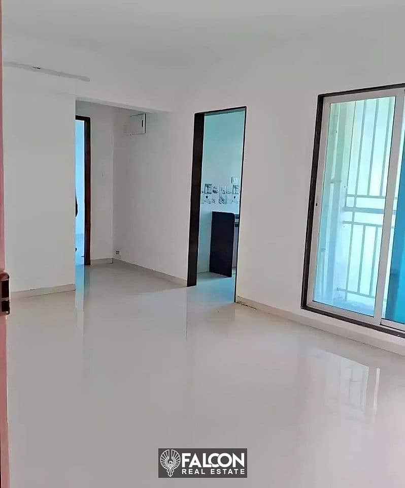 Immediate delivery of a 121 square meter apartment with 3 rooms in Alamein City in the Latin District, featuring lagoon views and complete finishing w 10