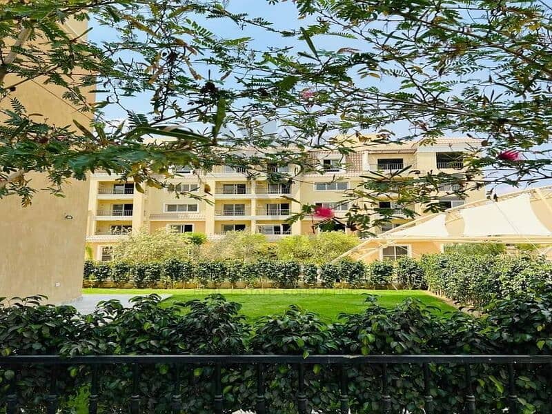 READY TO MOVE Resale Apartment under Market Price in Sarai compound 5