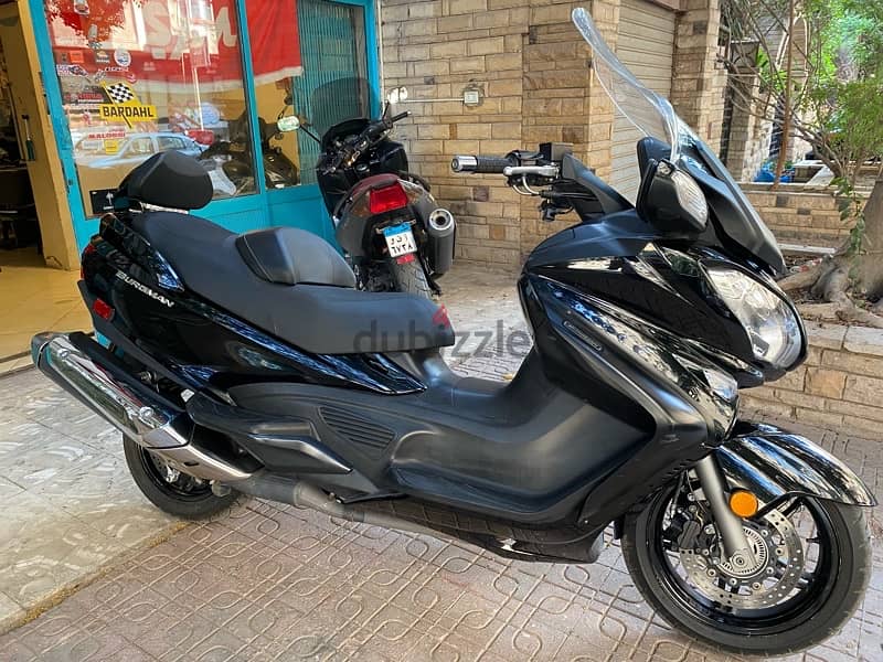 Suzuki burgman 650 2013 بحالة ممتازة 1