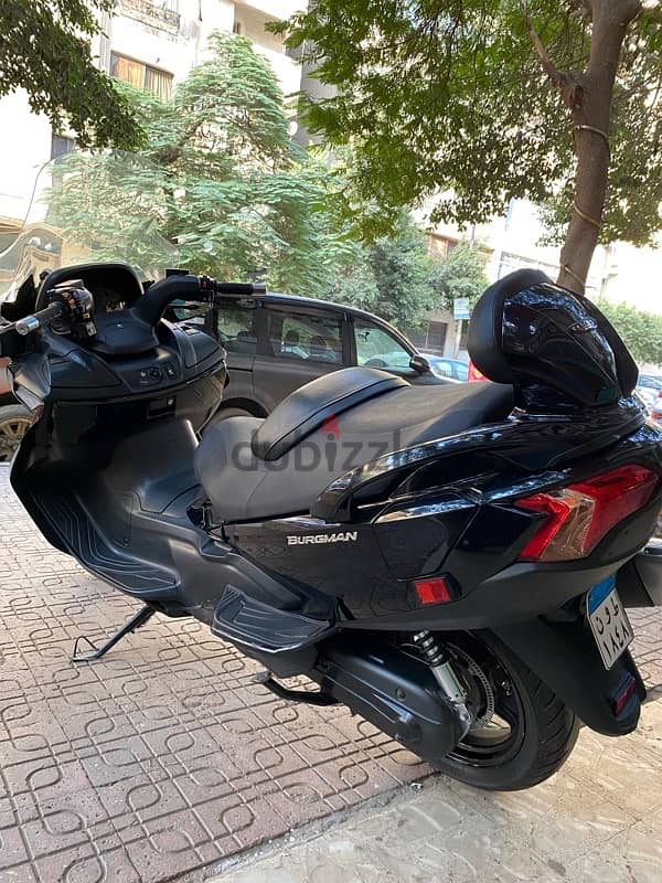 Suzuki burgman 650 2013 بحالة ممتازة 2