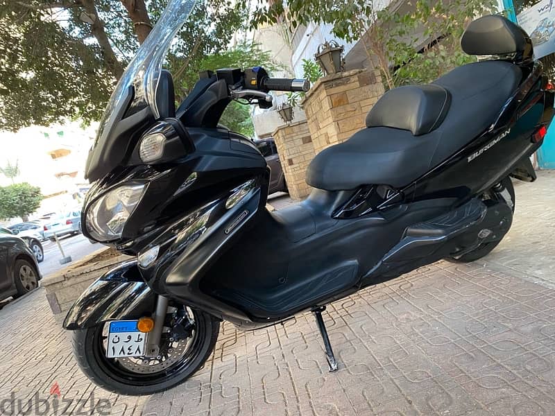 Suzuki burgman 650 2013 بحالة ممتازة 3