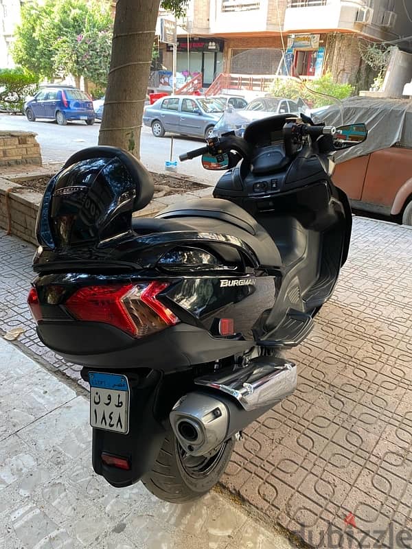 Suzuki burgman 650 2013 بحالة ممتازة 4