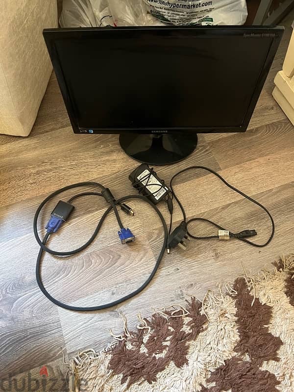 Samsung monitor for sale - used 2 times only with all required cables 1