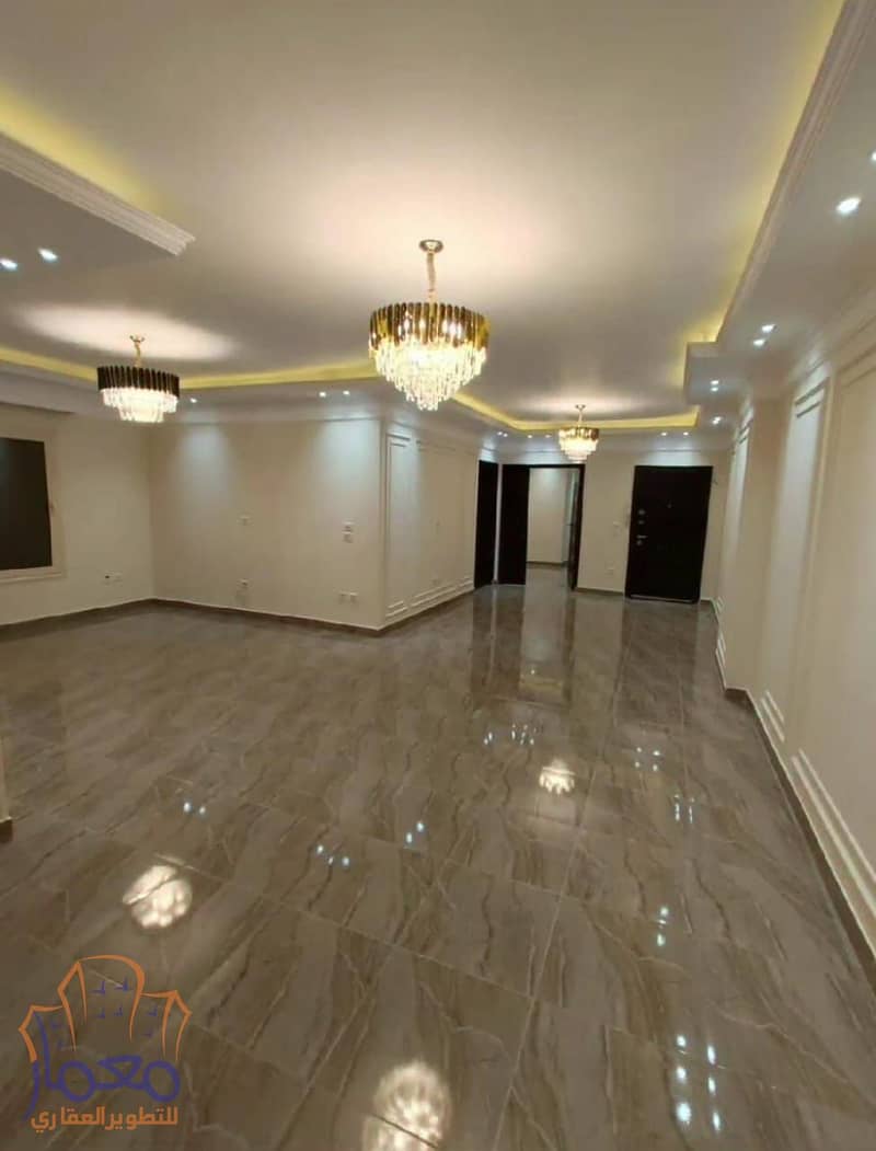 apartment for sale 230m ready to move banafsag omarat new cairo 3