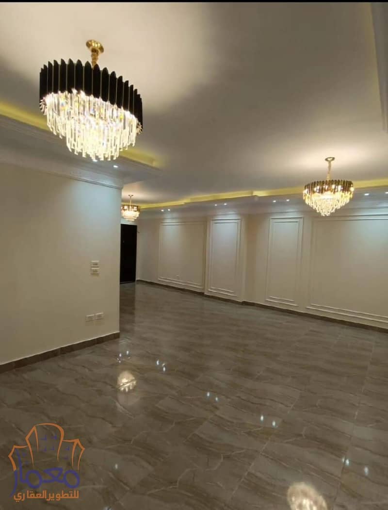 apartment for sale 230m ready to move banafsag omarat new cairo 4