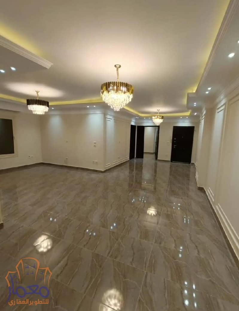 apartment for sale 230m ready to move banafsag omarat new cairo 6