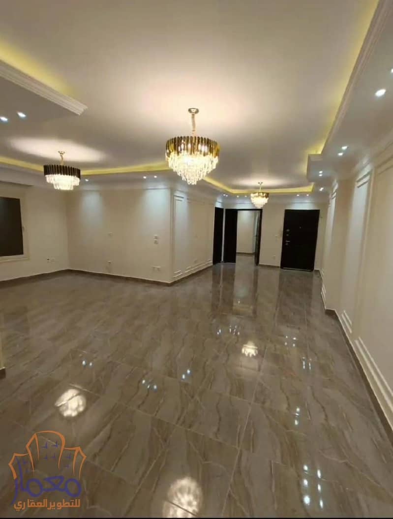 apartment for sale 230m ready to move banafsag omarat new cairo 7