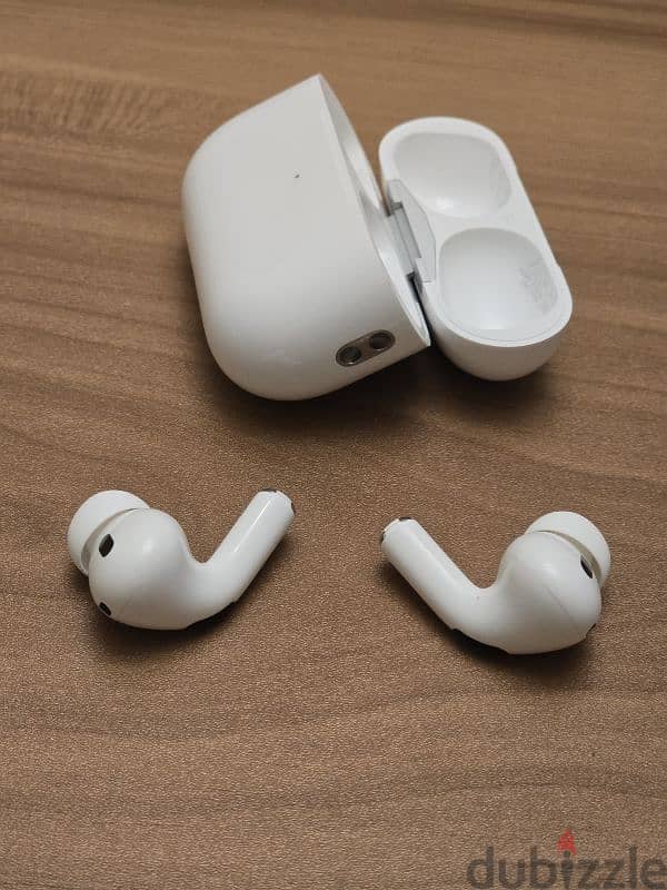 Apple AirPods Pro 2nd Generation - Like New 1