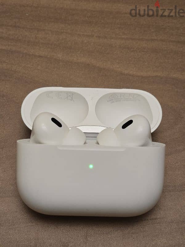 Apple AirPods Pro 2nd Generation - Like New 3