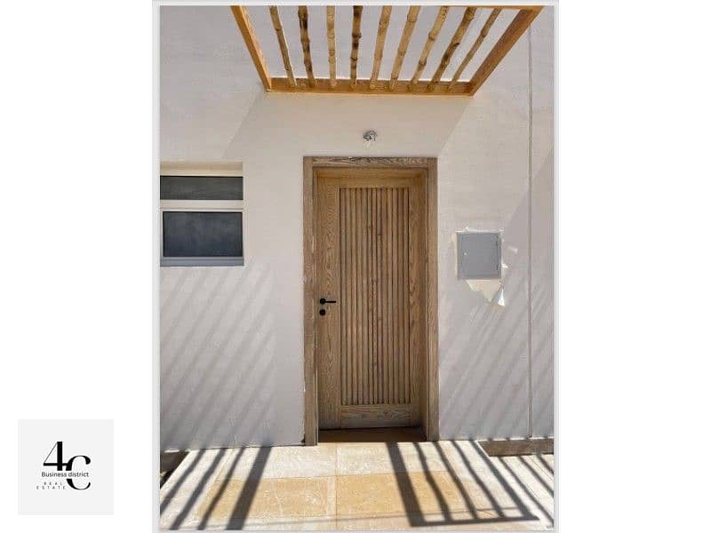 Chalet for sale145M  In Hyde Park Seashore Fully finished with very prime location , the lowest down payment with installments 5