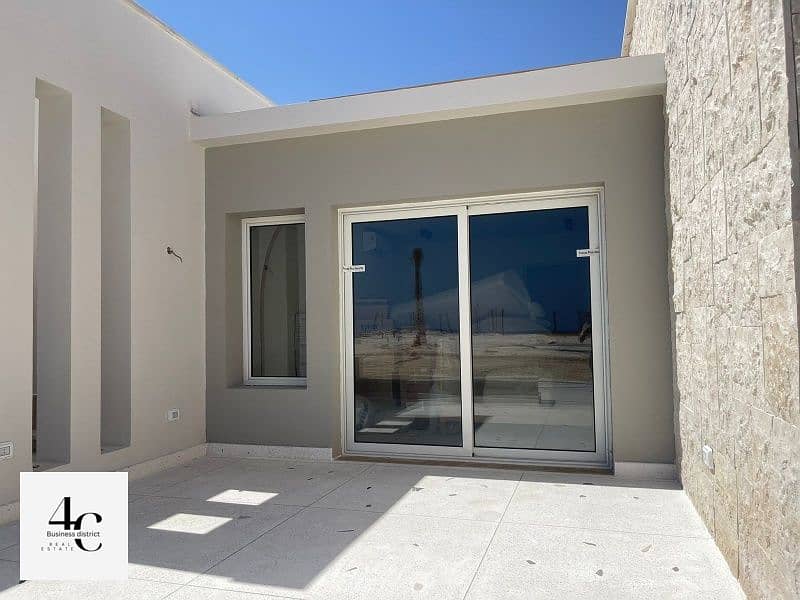 At The Lowest Price In Market Townhouse 182m With Direct Sea View fully Finished instalments prime location In Seashore Hyde Park North Coast 4