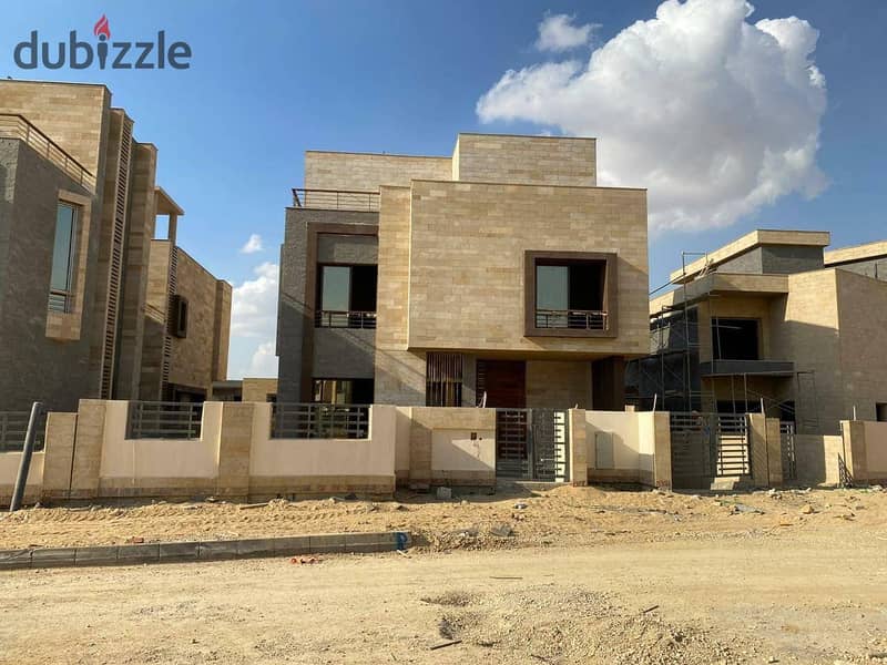 For sale townhouse 3BR fully serviced compound in front of Cairo Airport, in installments 8