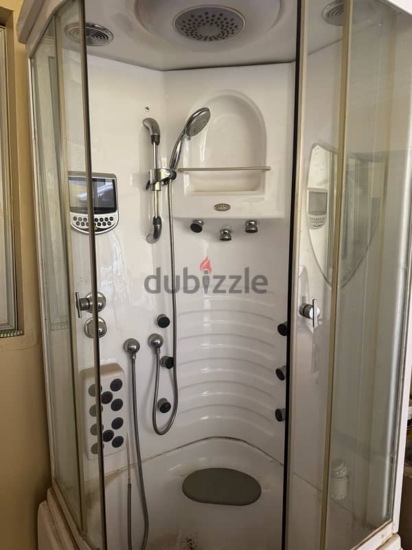 Shower Room and Jacuzzi for sale - Good condition 1