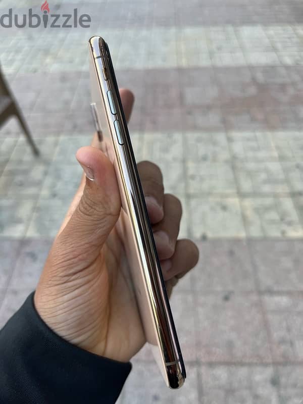 ايفون xs max 1