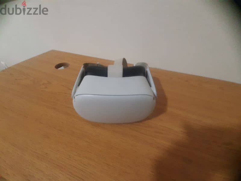 VR Quest 2 With Box No Cable 1