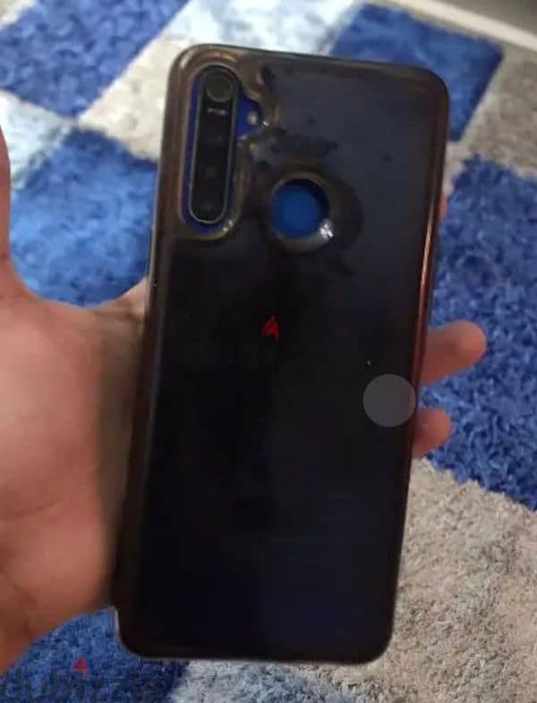 موبايل realme 5 مغير ضهر و يوجد شرخ ف الباغة فقط ويعمل بحالة جيدة 0