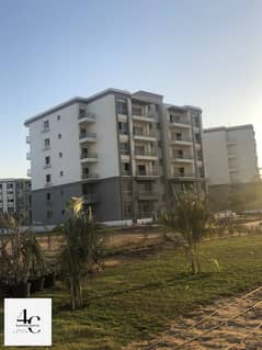 Apartment 157m with Installments for sale in Hyde Park  for quick sale, the lowest price in the market 0