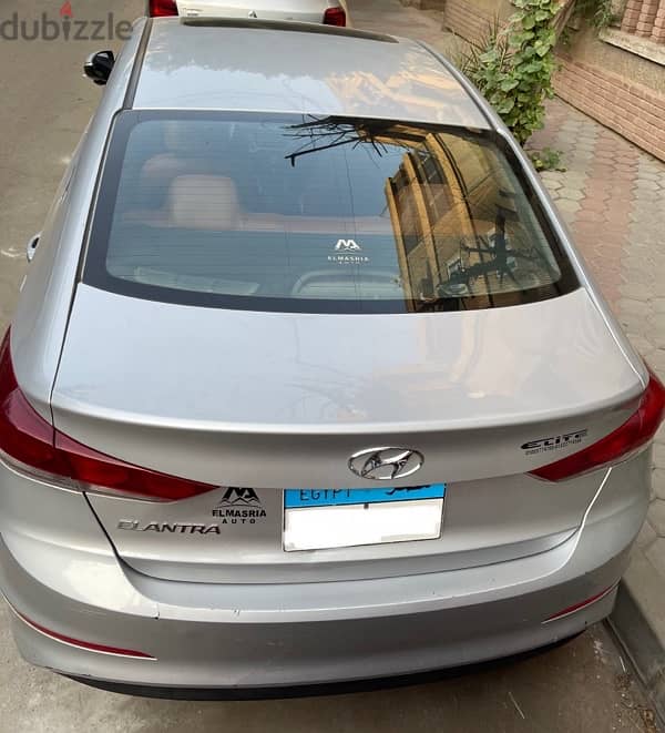 Hyundai Elantra 2019 1