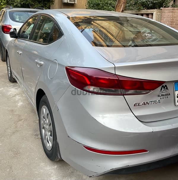 Hyundai Elantra 2019 3