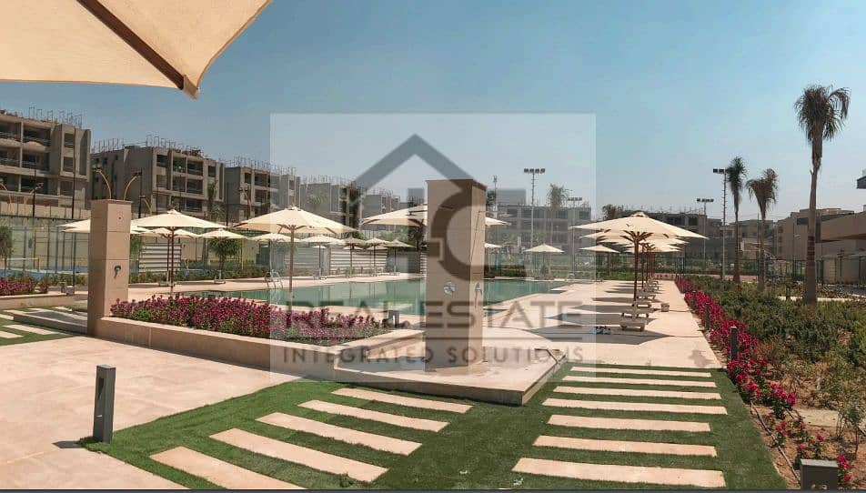 Ready to move | Apartment 180 m prime location for sale in Fifth square Compound 5