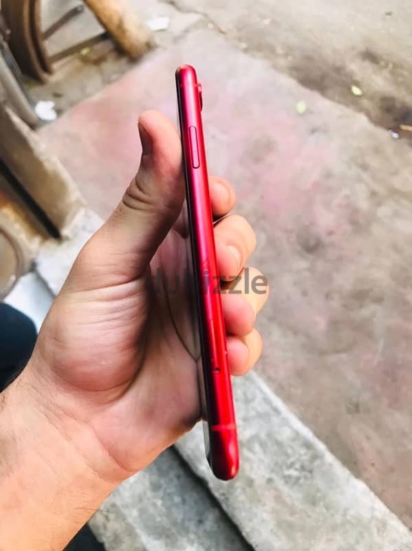 iPhone XR 0